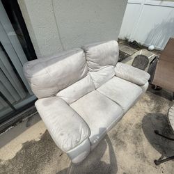 Set of 2 coaches same colour ( the sun masked it look different) 