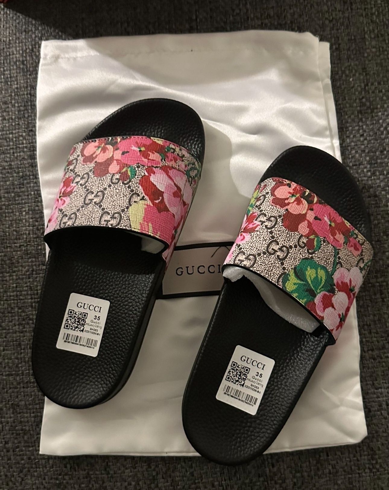 GG Supreme Bloom Gucci Slides
