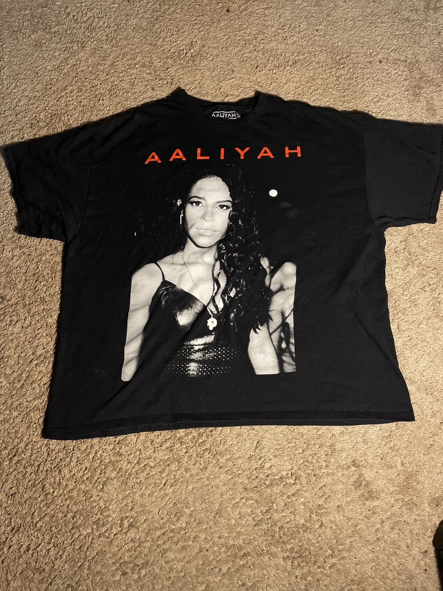 AALIYAH Graphic T-shirt
