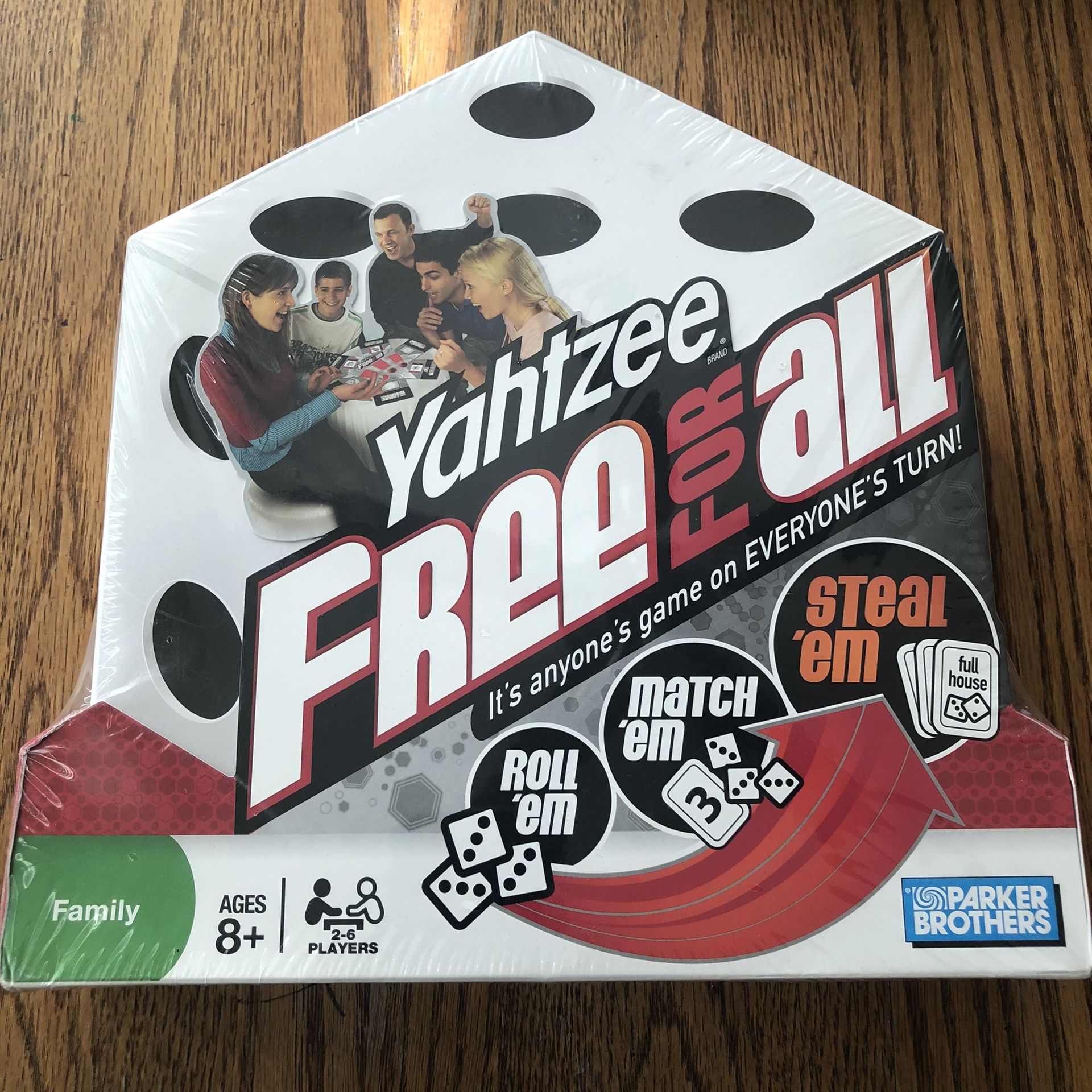 NEW SEALED Yahtzee Free For All Board Game .Great Family Fun