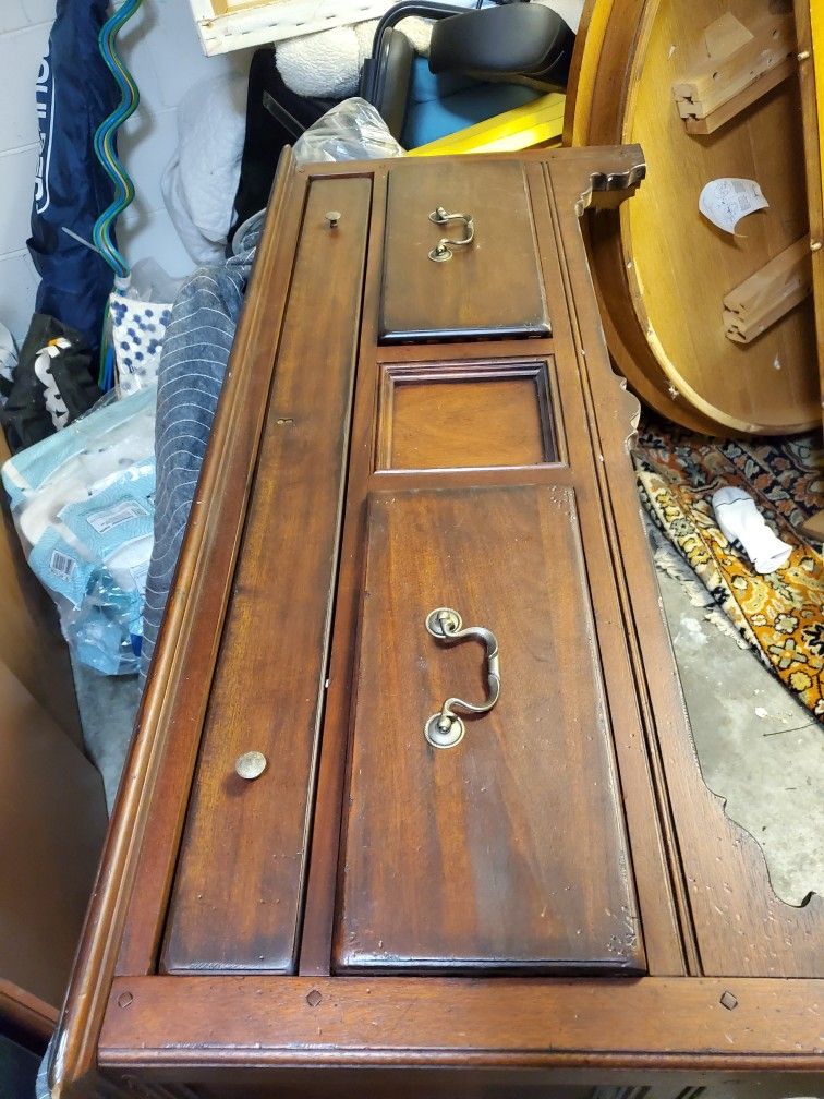 Heavy Coffee Table W Drawers