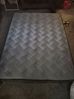 Queen size diamond matress