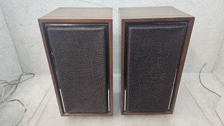 Magnavox S 8752 2-way speakers working and look pretty good