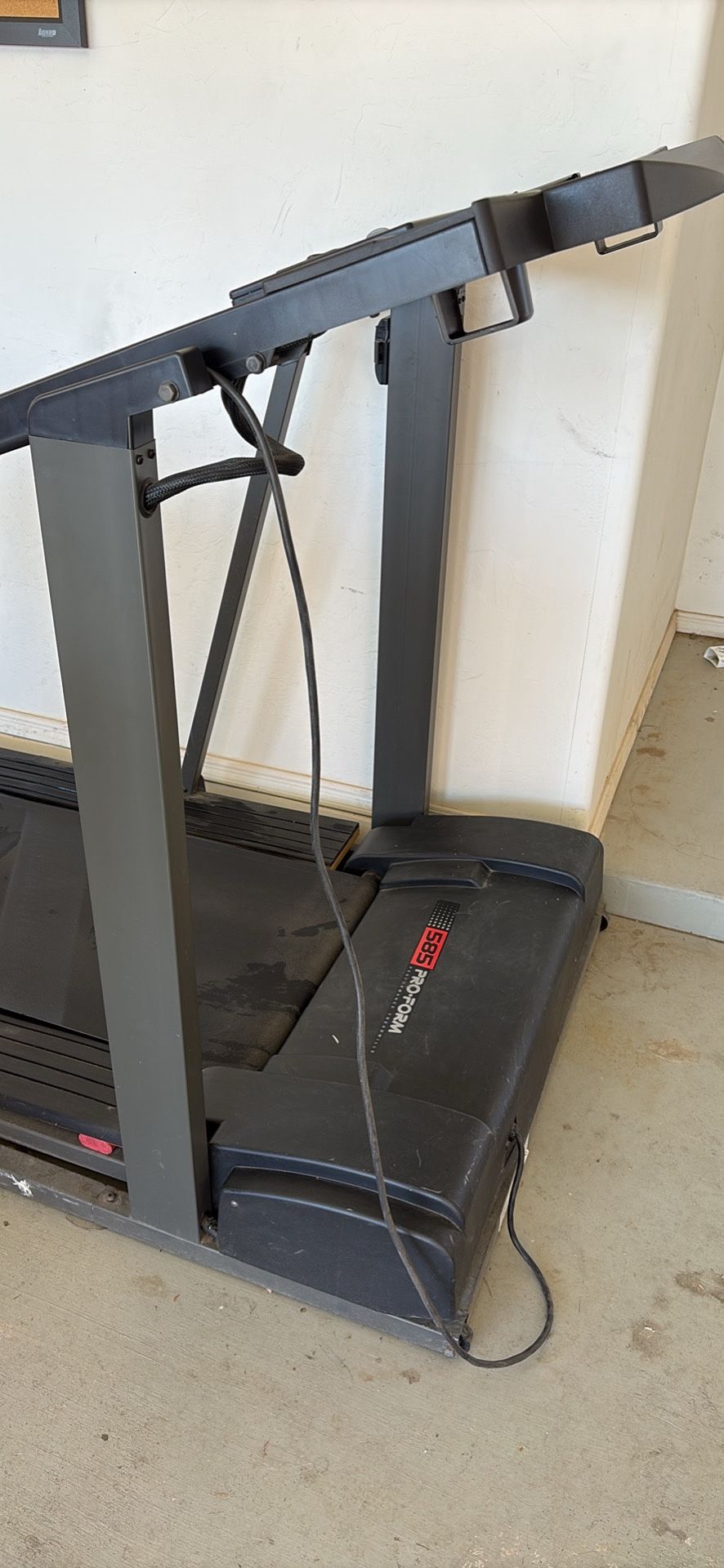 585 Pro Form Treadmill