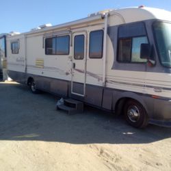 1996 Fleetwood Pace Arrow Vision
