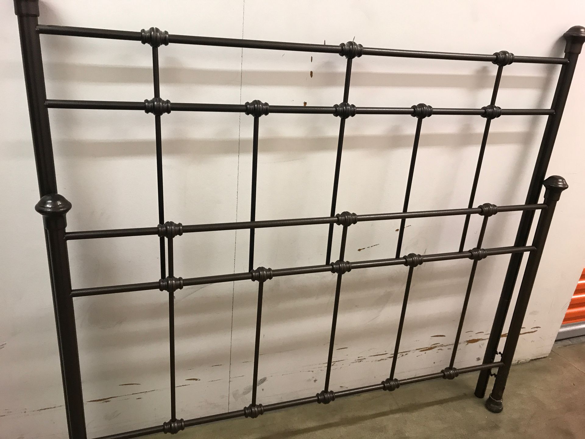 Decorative iron/metal queen bed frame