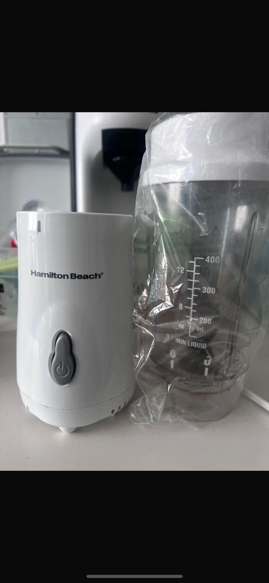Hamilton Beach Portable Blender for Shakes and Smoothies, 14 Oz BPA Free Travel Cup & Lid, Durable Stainless Steel Blades, Personal Smoothie Blender.