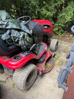 Craftsman riding lawnmower