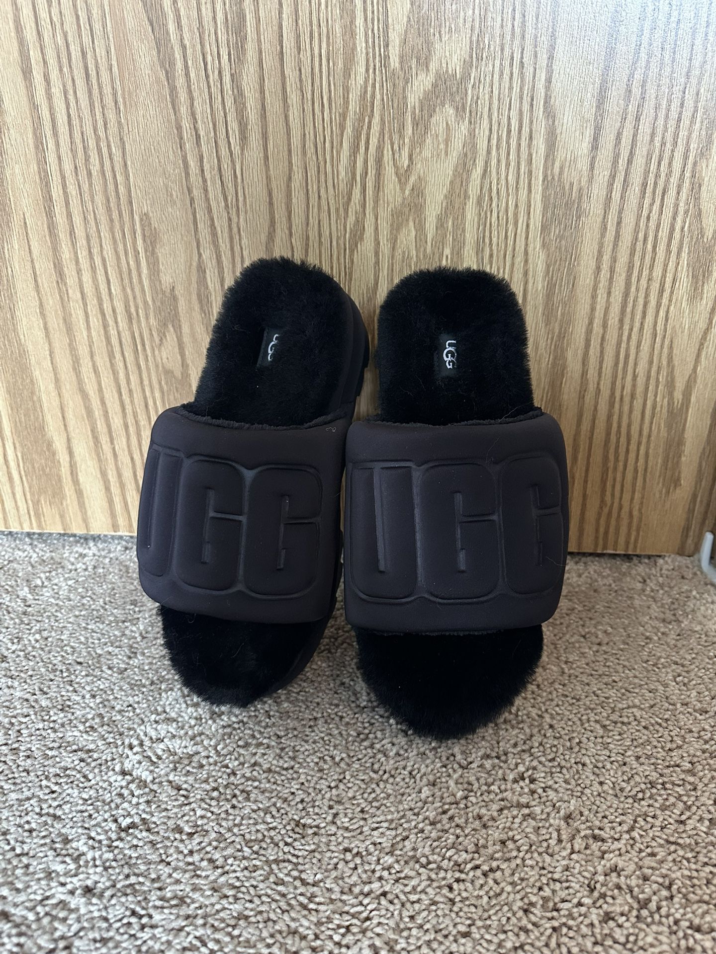 Women’s UGG Slipper Sandals