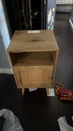 Free side table