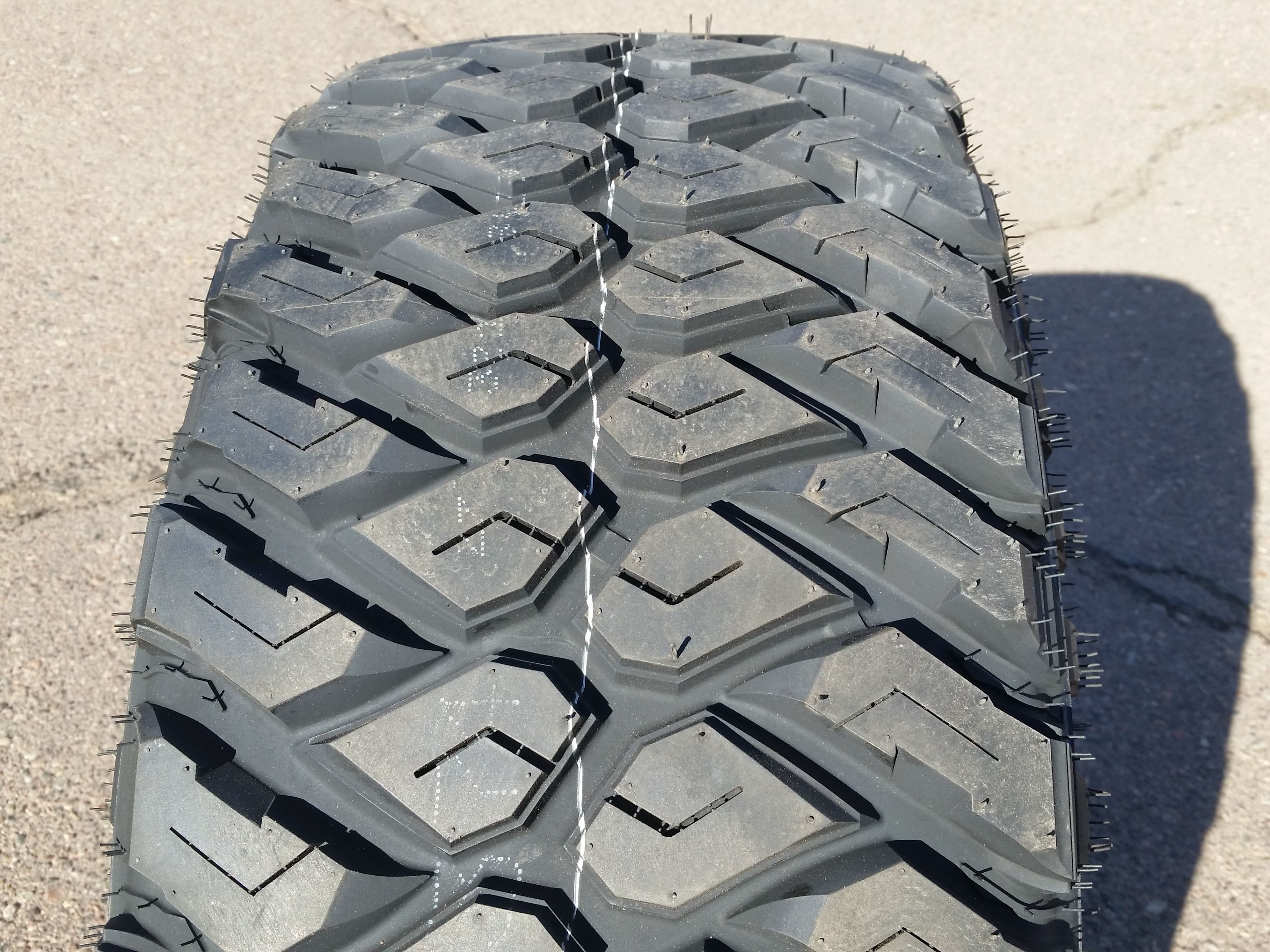 LT33x12.50R15 Maxxis RAZR Mud Terrain 6ply Tires for 15" Rims