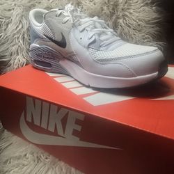 Womens Nike Air Max Excee SIZE 10.5