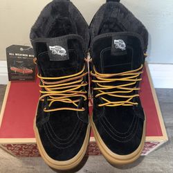 Brand New Vans SK8-Hi Mte Size 10