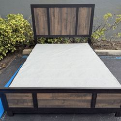 Beautiful Wood Rustic Modern Queen Size Bedframe Bed Frame 