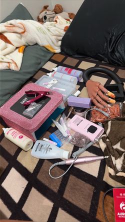 Nail kit