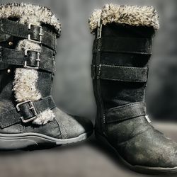 Black Boots W/ Fur 7