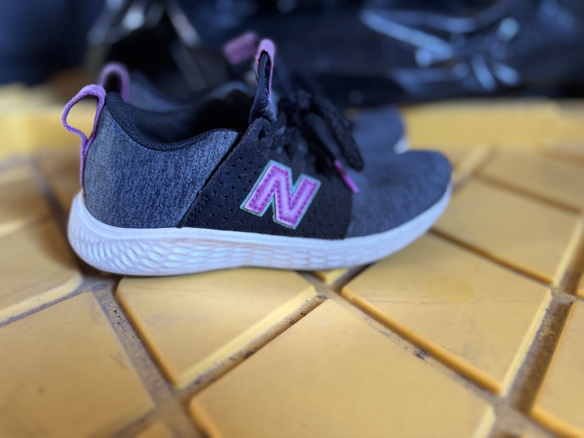 New Balance Fresh Foam low-top lace-up sneakers Kids Size 13