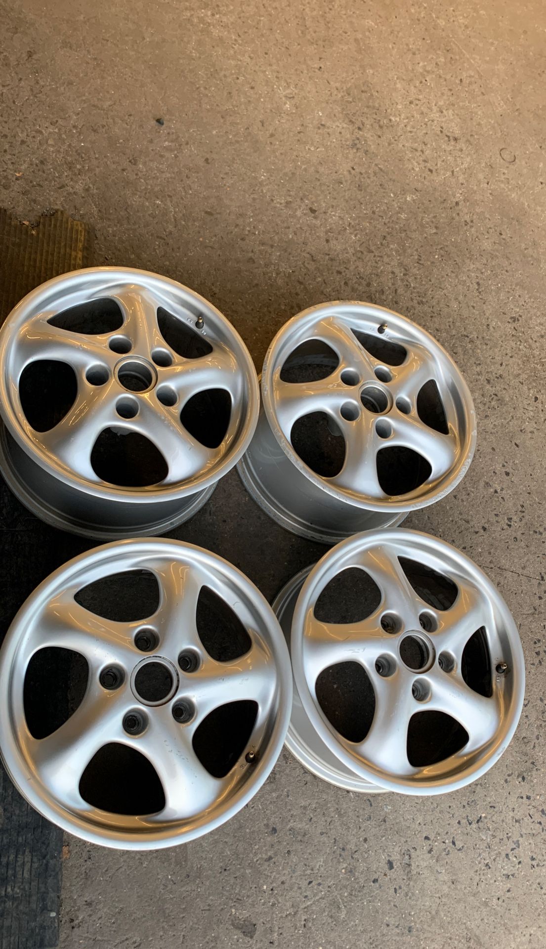 Nice alum rims 17” for porche.$300