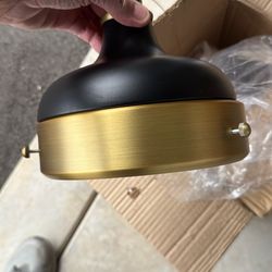 Hanging light, never used