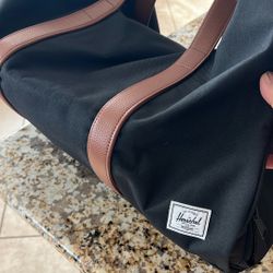Herschel Duffle 