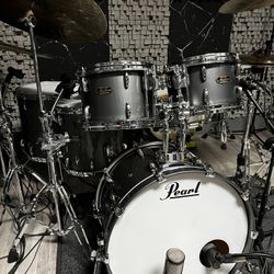Huge Pearl Masters Drum Kit / Maple Gum Shells