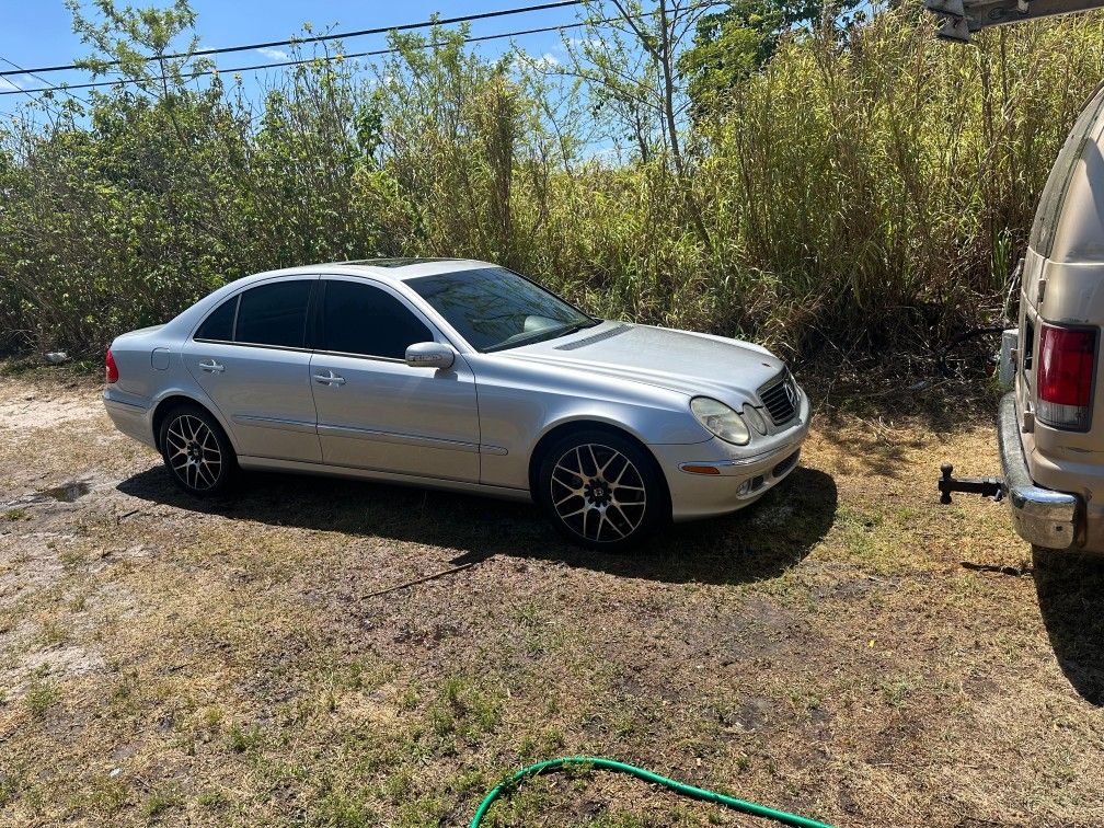 Mercedes Benz E500