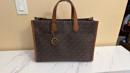 Micheal Kors signature logo tote bag