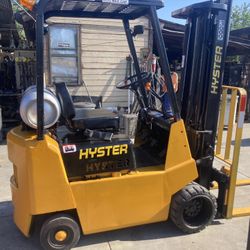 Forklift (check listing Info)