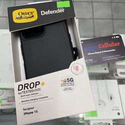 iPhone 15 OtterBox Defender Case