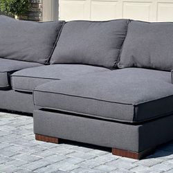 ASHLEY FURNITURE GRAY SECTIONAL COUCH IN GOOD CONDITION - DELIVERY AVAILABLE 🚚