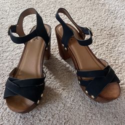Qupid Black Open Toe Studded Platform Block Heel Sandal Size 7.5 