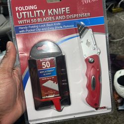 Foldable Utility Knife With Replaceable Blades 