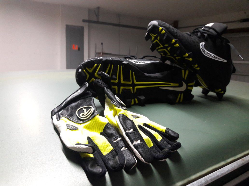 Baseball/Football Cleats W/Matching Gloves
