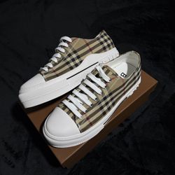 Burberry Shoe 