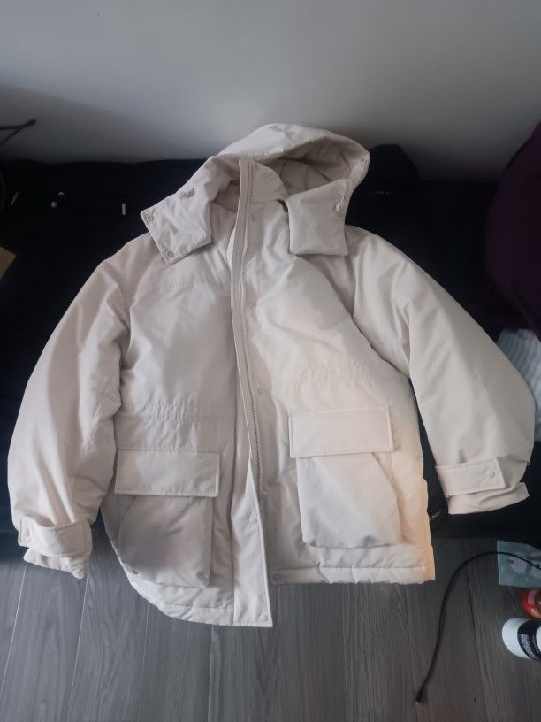 Uniqlo Off White Medium Jacket.