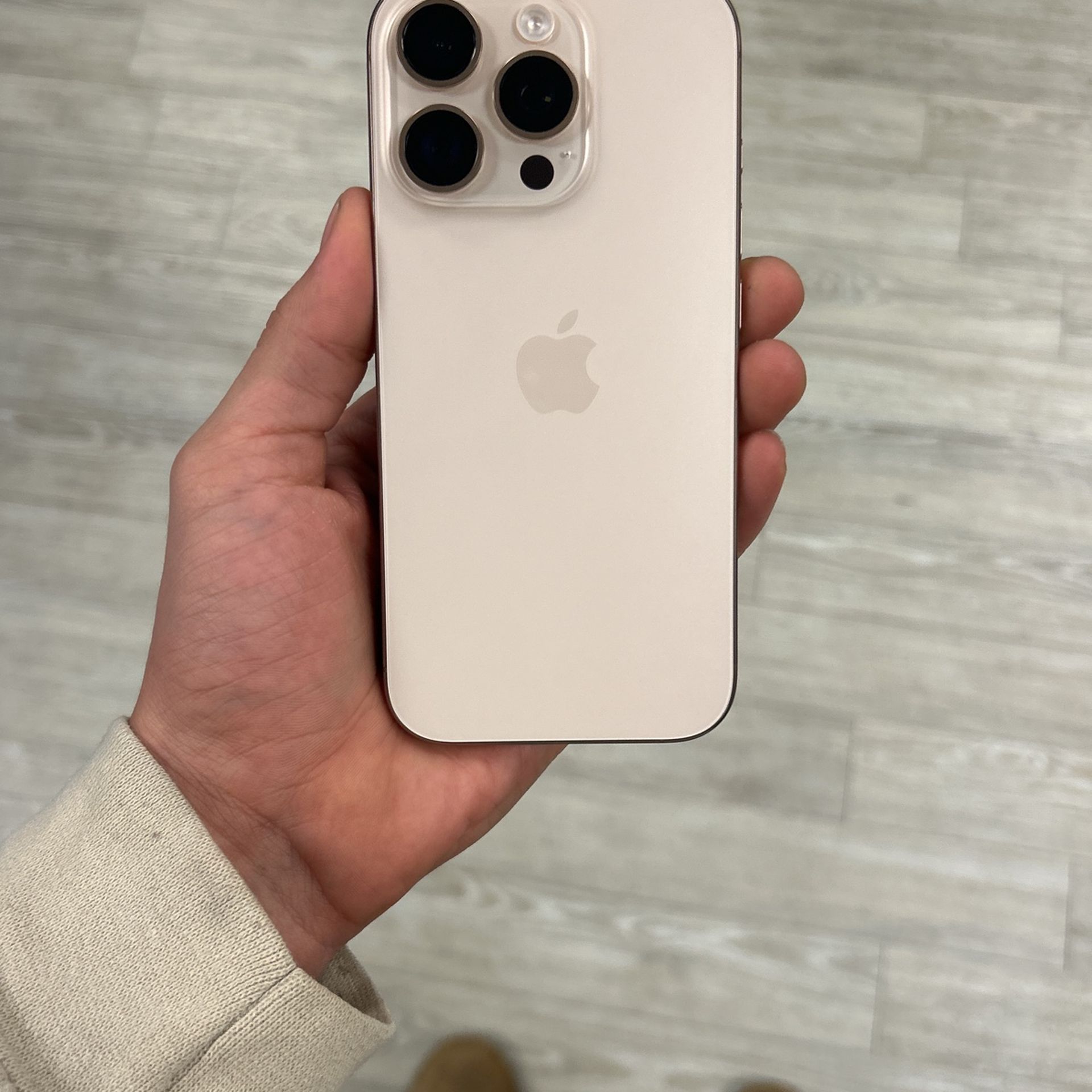 iPhone 16 Pro