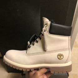 Timberland 6” Cream Cement Footlocker Exclusive; DS; Size 9.5