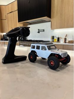 1/10 Scale Axial SCX24