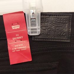 NWT Black Levi's 711 Skinny Jeans