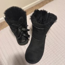 Used Girls Ugg Boots 