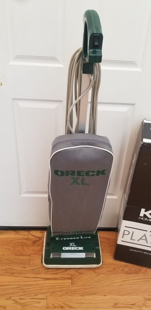 New Cond ORECK COMMERCIAL VACUUM CLEANER WITH AMAZING POWER SUCTION , AMAZING POWER SUCES WORKS EXCELLENT , AMAZING POWER SUCES , IN THE BOX