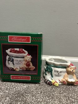 House of Lloyd Christmas around the world of candy dish