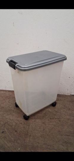 Rolling pet food storage container holds 40 LBS pickup 3-8:30 pm rainbow/charleston cash only moving sale