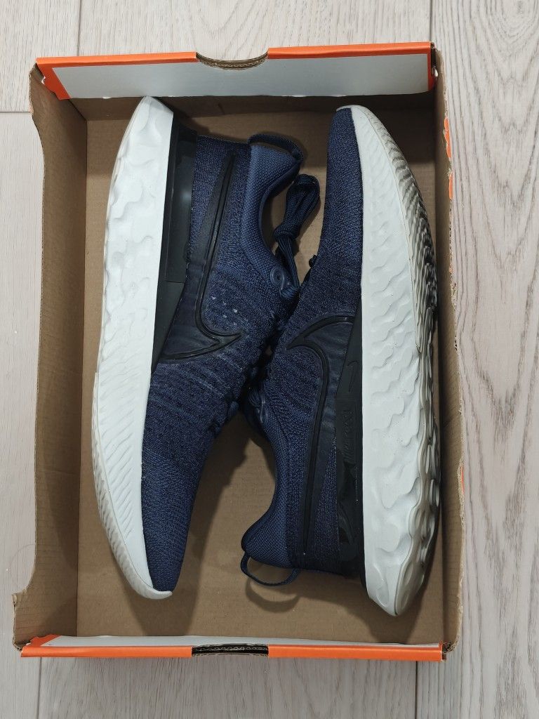 NEW Nike Infinity Running Shoes Mens Size 9