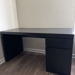 IKEA MALM QUEEN BED & DESK