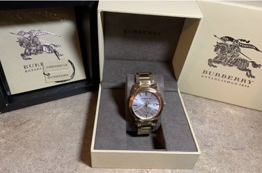 New Authentic Burberry gold watch MSRP: $700