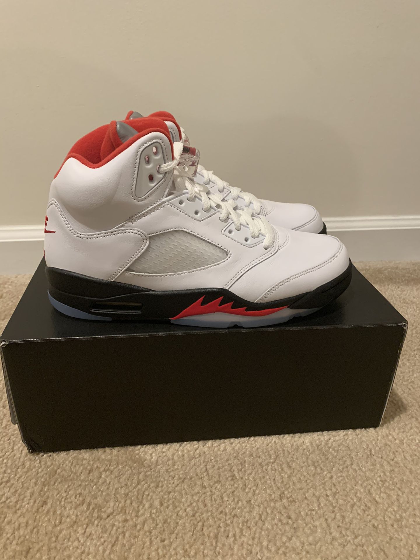 Jordan 5 Fire Red Silver Tongue Size 7.5
