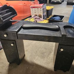 Professional manicure table