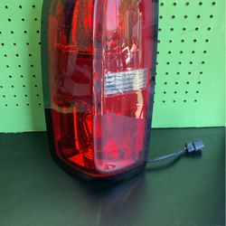 2015 2016 2017 2018-2021 CHEVROLET COLORADO DRIVER LH SIDE HALOGEN TAILLIGHT OEM