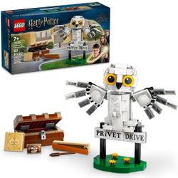 LEGO Harry Potter Hedwig at 4 Privet Drive - 76425